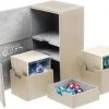 Ultimate Guard Twin Flip N Tray Deck Case 200+ Standard Size XenoSkin Sand 2 Ultimate Guard Twin Flip N Tray Deck Case 200+ Standard Size XenoSkin Sand -spellen-voor-volwassenen Winkel 550x432 2